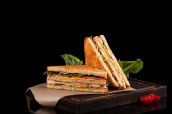 TH² Special Club Sandwich
